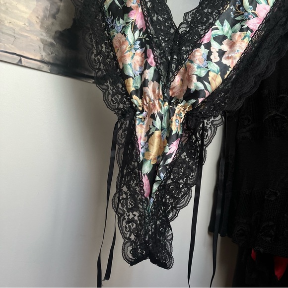 1980s v thong bodysuit lingerie - Picture 3 of 5